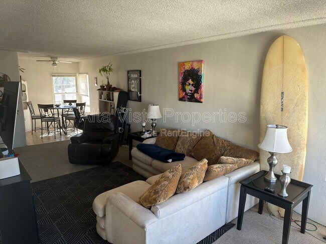 Foto del edificio - 4859 Santa Cruz Ave