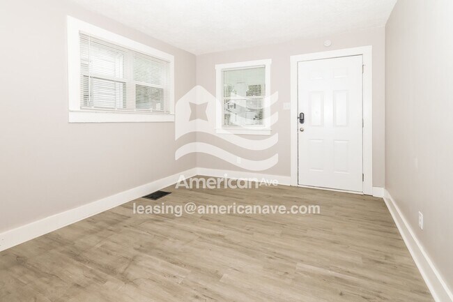 Building Photo - 927 W Whitney Ave