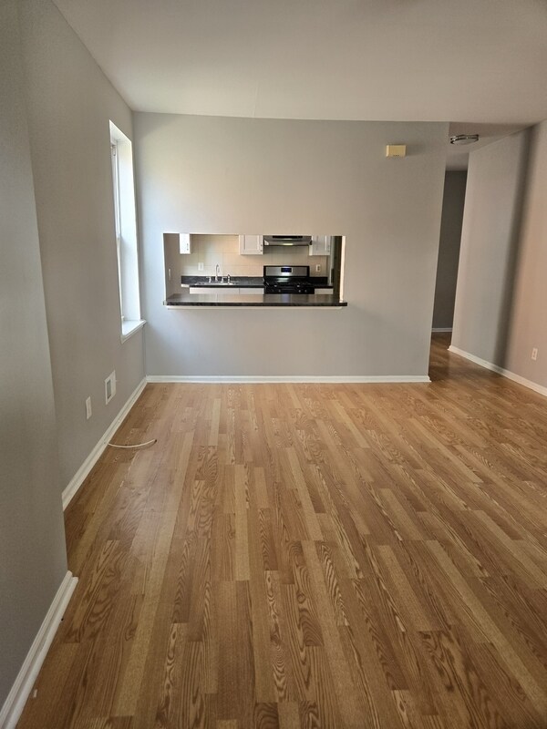 Foto del edificio - 514 W Queen Ln