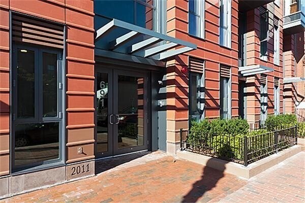 Foto del edificio - 691 Massachusetts Ave