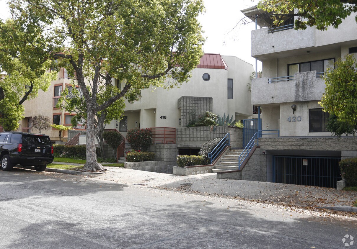 Foto del edificio - 416-418 Milford St