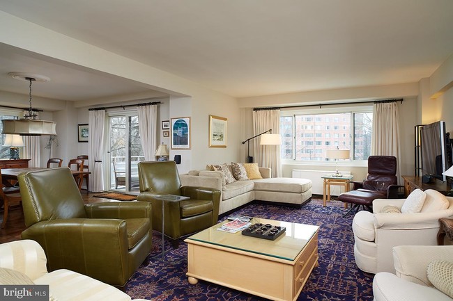 Foto del edificio - 4201 Cathedral Ave NW