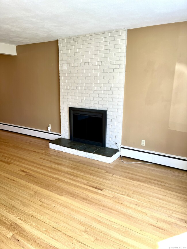Building Photo - 22 Nursery Dr
