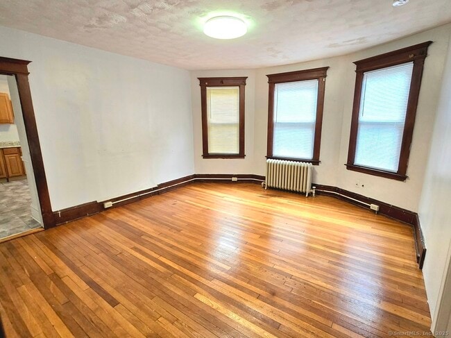 Building Photo - 181 Bond St