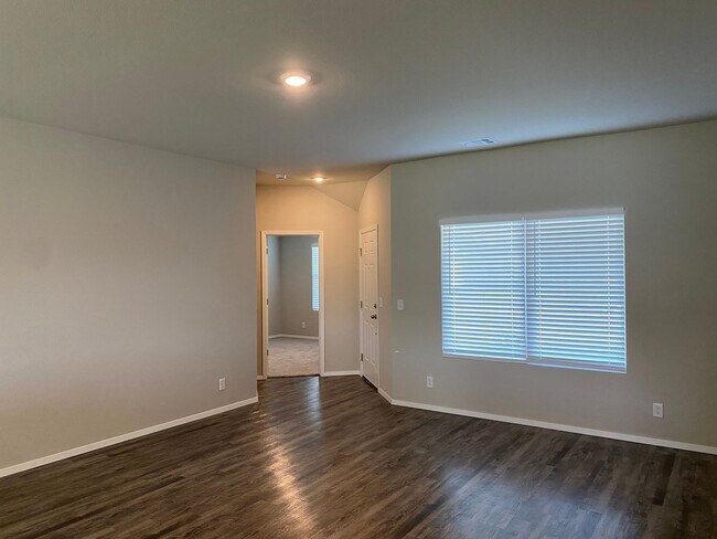 Building Photo - Beautiful 4 bed/2bath home in Broken Arrow...