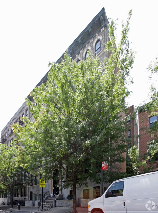 Foto del edificio - 366 S 5th St
