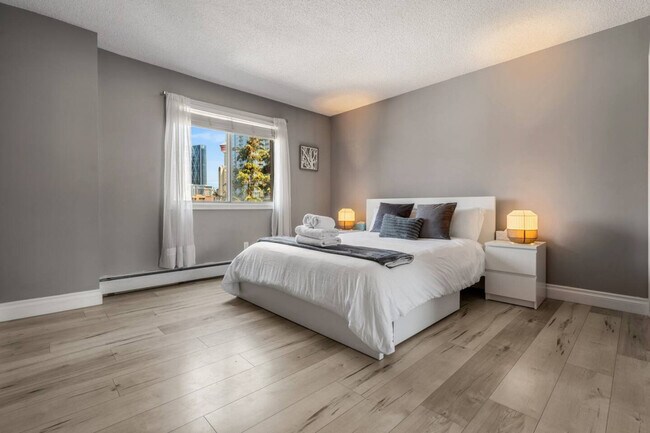 Photo du bâtiment - 235-215 15 Ave SW