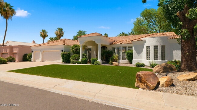 Building Photo - 8638 E Dahlia Dr