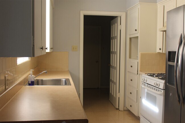 Foto del edificio - 3911 Bethel Blvd