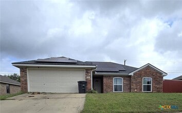 Building Photo - 5705 Mandalay Dr