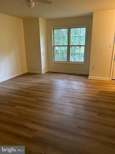 Foto del edificio - 601 Meadowbrook Dr