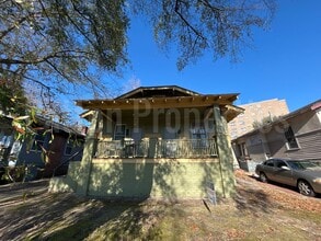 Building Photo - 2223-2225 Greene St