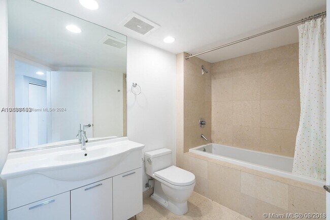 Building Photo - 475 Brickell Ave