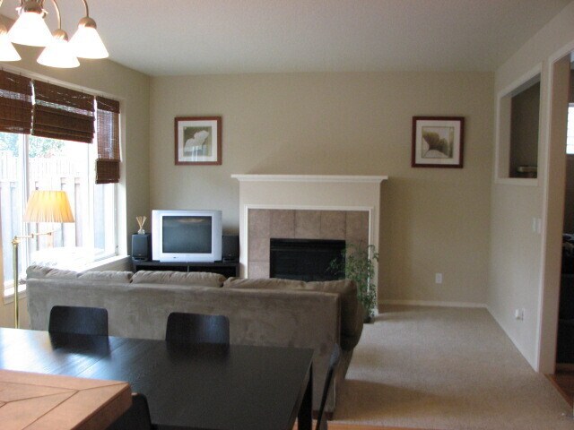 Foto del edificio - Arbor Roses Single Family Home with A/C