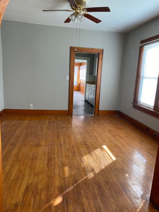 Building Photo - 2 Bedroom 1 Bath House