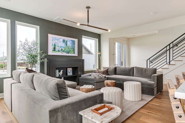 Building Photo - 1117 3rd Ave S