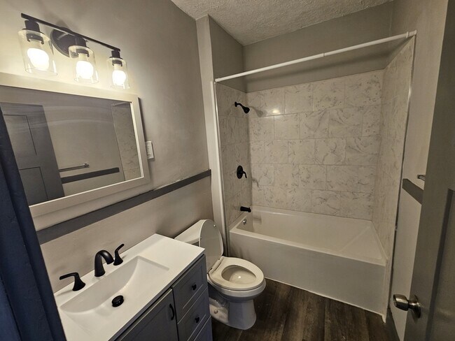 Building Photo - 1905 Denison Ave