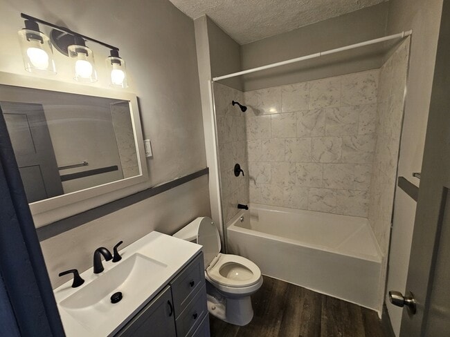 Foto del edificio - 1905 Denison Ave