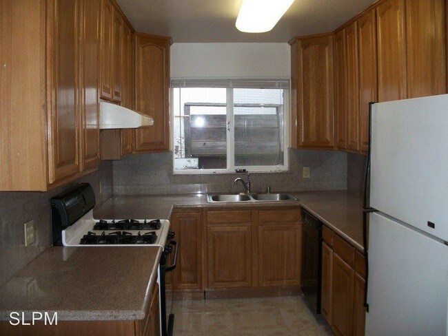 Building Photo - 3 br, 1.5 bath House - 536 Celia Street