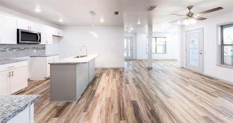 Primary Photo - 1214 N Essex Ave