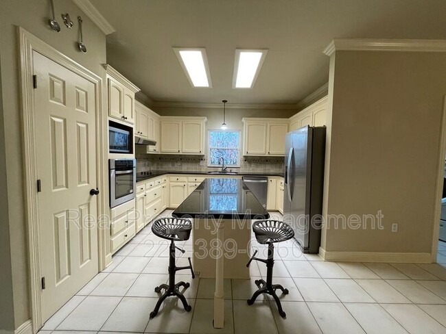 Building Photo - 13263 Quail Meadow Dr