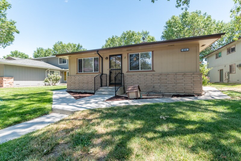 Foto del edificio - 624 Oakwood Dr
