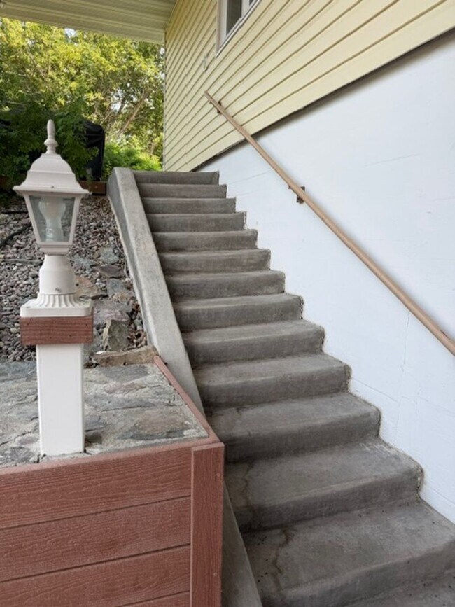 Foto del edificio - 1653 Woodland Ave