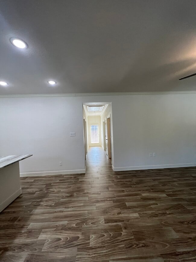 Building Photo - 2606 Appian Way