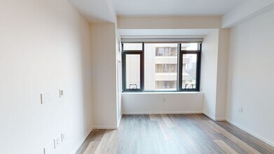 Interior Photo - 345 Harrison