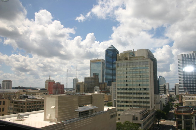 Building Photo - 311 W Ashley St
