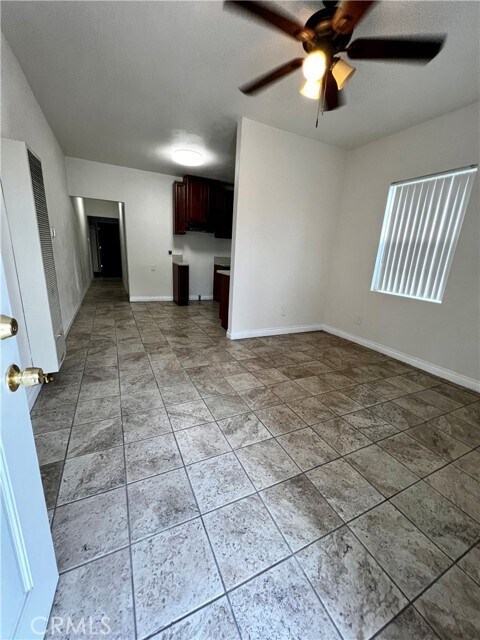 Building Photo - 213 S Olive Ave