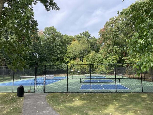 Building Photo - 6495 Bella Vista Dr NE