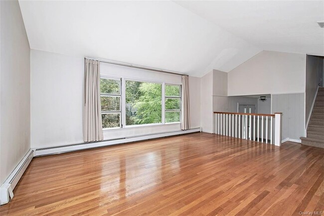 Building Photo - 15 Puritan Dr