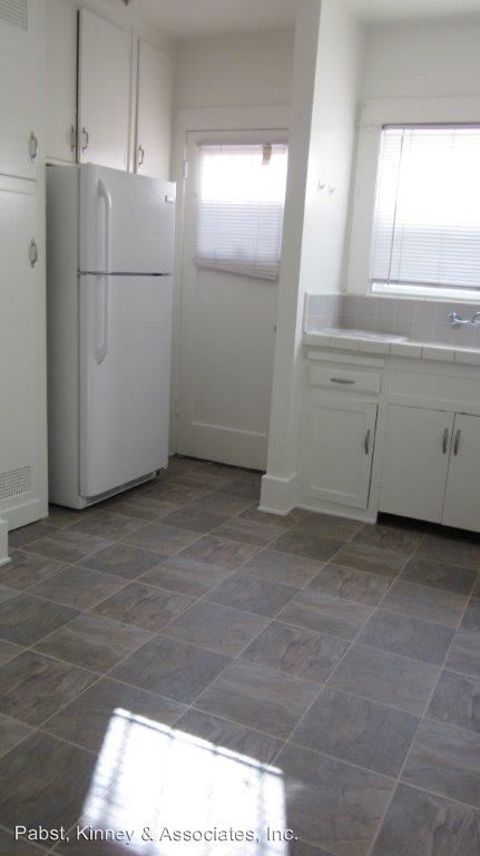 Building Photo - 1 br, 1 bath Apartment - 4030 E. 10TH STREET
