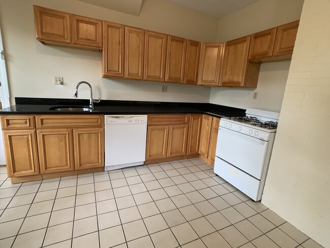 Building Photo - 80 Corey Rd