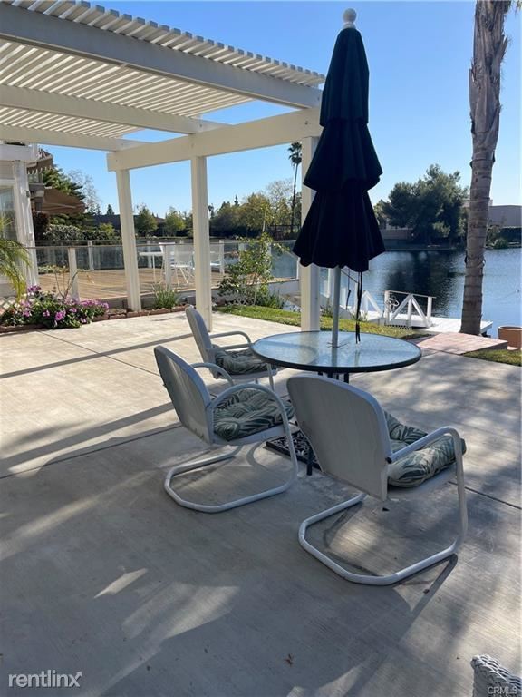 Foto del edificio - 3 br, 2.5 bath House - 22831 Islamare Ln