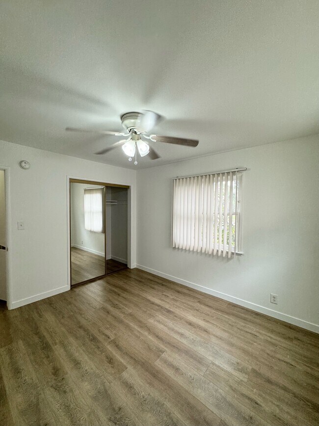 Bedroom - 4935 Whitsett Ave