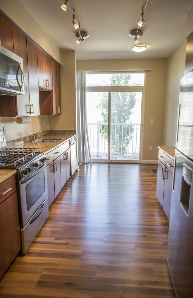 Building Photo - 2517 Sayles Pl SE