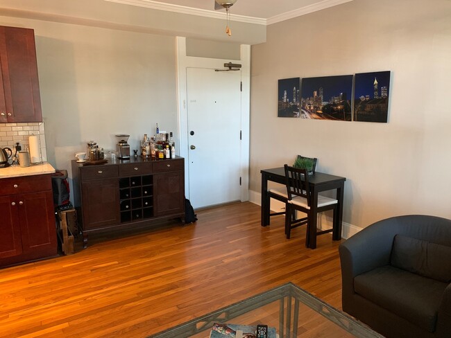 Foto del edificio - 1 Bedroom/ 1 Bath Condo in Great Location ...