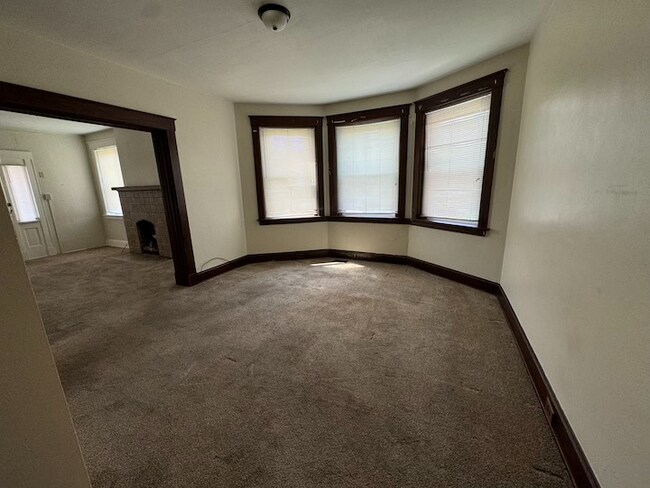 Building Photo - 2565 Orland Ave