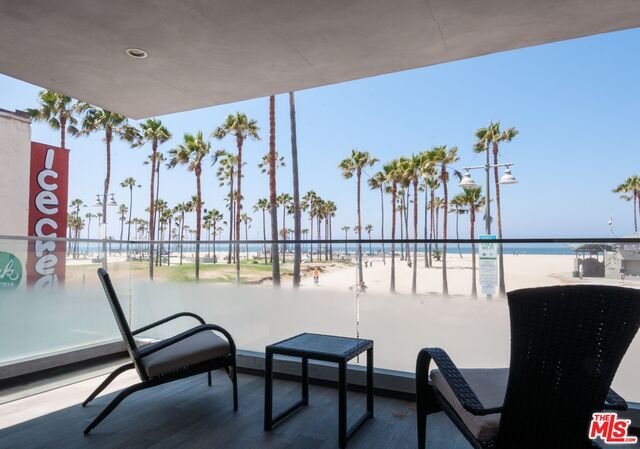 Building Photo - 1309 Ocean Front Walk