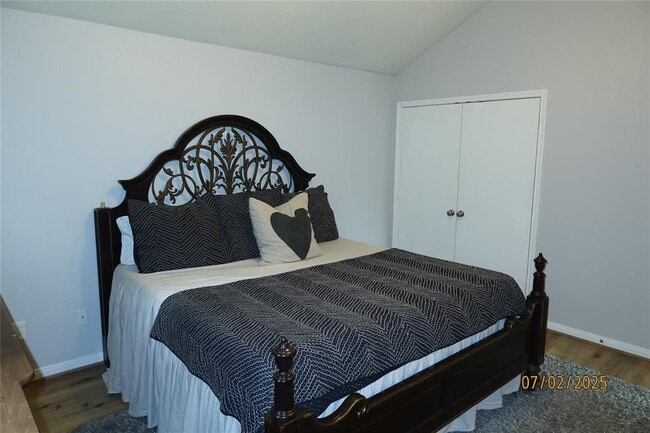 Building Photo - 305 Duprie Dr