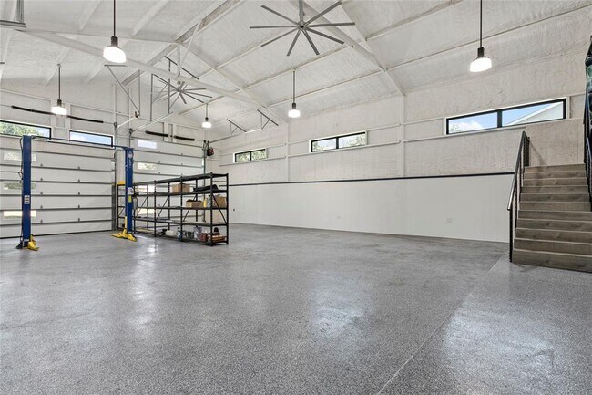Building Photo - 5110 Sioux Ln