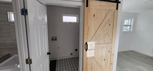 Building Photo - 830 Market St