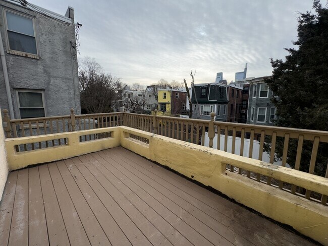 Building Photo - 2036 Wallace St