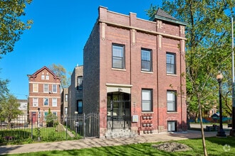 Building Photo - 2127 S Marshall Blvd