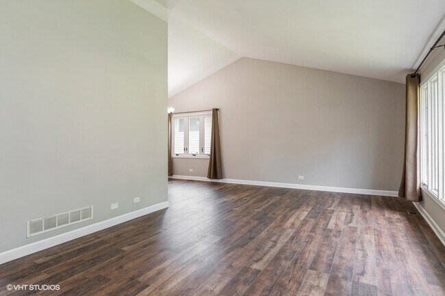 Foto del edificio - 6825 Camden Rd