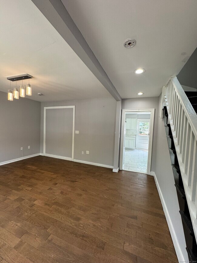 Building Photo - 86 Dorman St