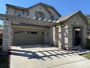 Building Photo - 388 Crescent Moon Dr