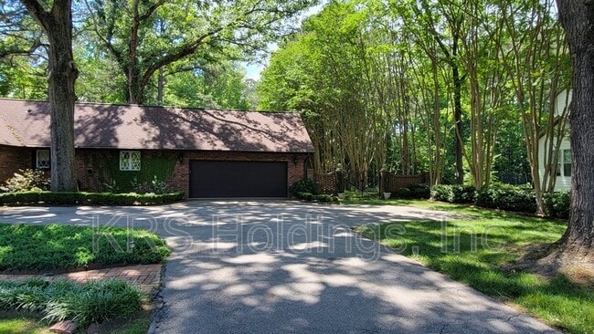 Building Photo - 5212 Dutchman Dr